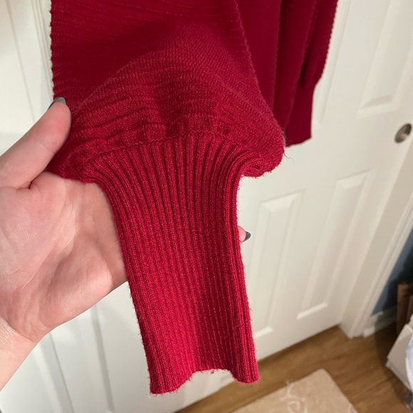 Red sweater - Picture 3 of 4